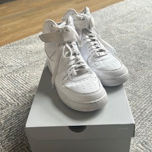 Men’s Nike Air Force 1 High ‘07
